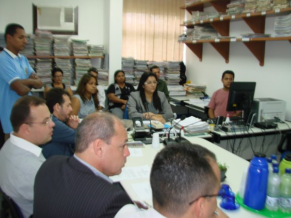 Promotora Jaqueline, juíza Andrea e autoridades