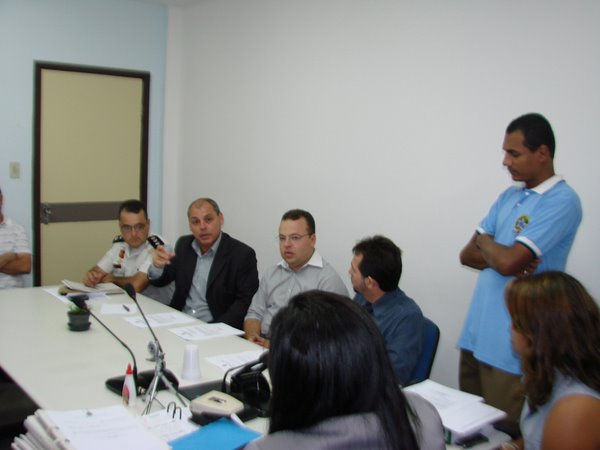 Secretário Guto Jones fala
