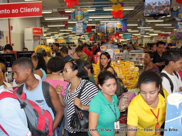 Interior das Lojas Americanas hoje pela manh&atilde; quase n&atilde;o se conseguia andar dentro loja