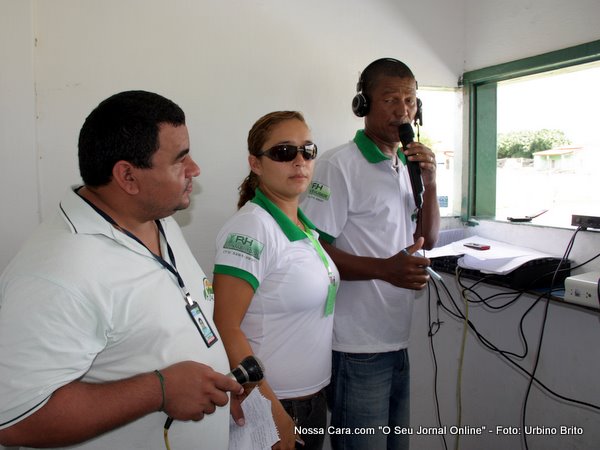 Mestre Xinha botando pra querbrar com a sua equipe transmitindo o jogo no Itamarz&atilde;o 