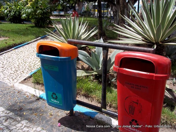 Ainda aqui os vasos para coleta seletiva ponto importante 
