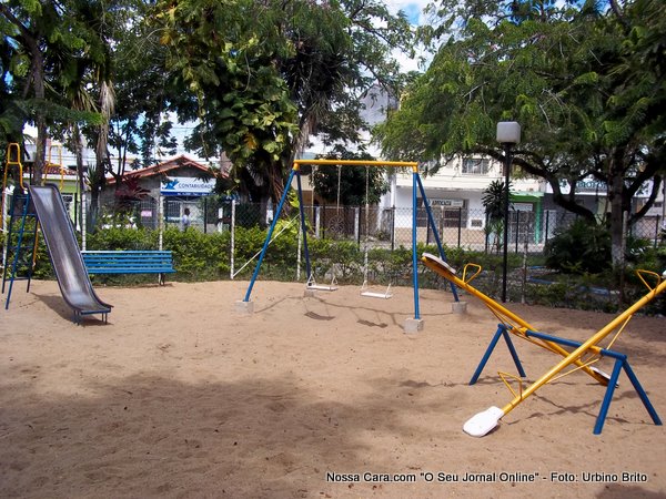 O parquinho est&aacute; razoavel mais poderia ser melhor e oferecer mais brinquedos para as crian&ccedil;as