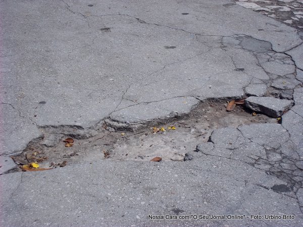 Mais uma imagem do piso detonado 