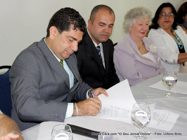 Marcos Eriberto assina pelos sindicato
