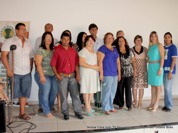 Nesta imagem secret&aacute;rios e municipais e funcion&aacute;rios da prefeitura que est&atilde;o engajado no projeto 