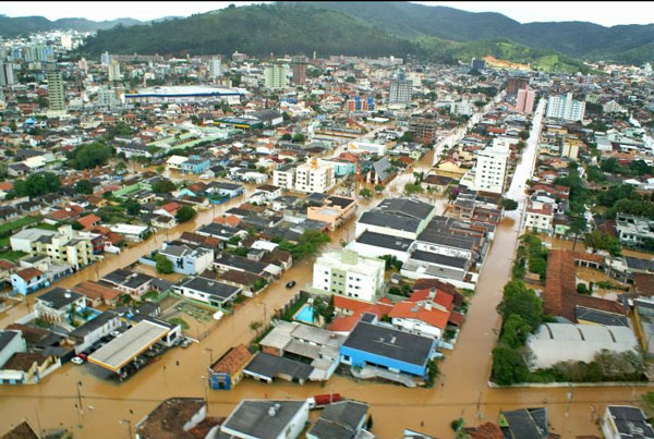 Vsita a&eacute;rea do munic&iacute;pio de Itaja&iacute; (24/11/2008) Foto: Neiva Daltrozo / Secom _SC