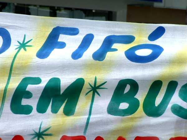 Fif&oacute; Lampe&atilde;o de querosene muito usado na ro&ccedil;a