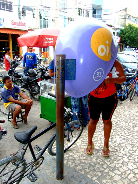 Em frente ao Sac na 5 de novembro também quebrado
