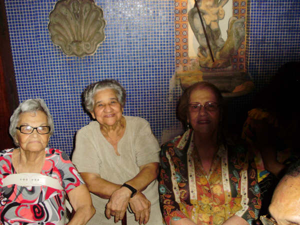 Marfuz - Dona Julieta alves Marfuz e Dona VenancinhA Pires - dedica&ccedil;&atilde;o e solidariedade por Coaraci