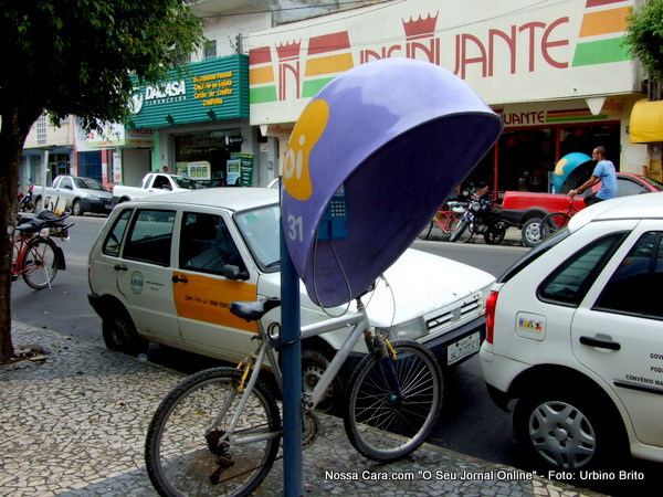 Este orelh&atilde;o na Avenida Porto Seguro em frente a Casa da Agricultura tamb&eacute;m n&atilde;o est&aacute; funcionando