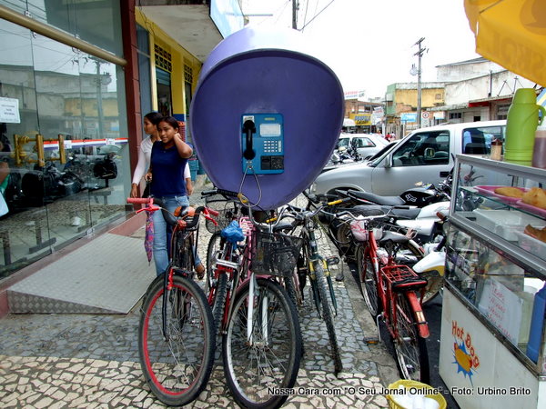 Orelh&atilde;o em frente ao Sac, na rua 5 de novembro local de movinento intenso de pessoas