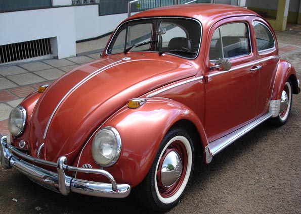 2) Volkswagen Beetle (Fusca) - Desenvolvido por Ferdinand Porsche com o apoio de Adolf Hitler, o VW Beetle, lan&ccedil;ado em 1938, tem a maior sequ&ecirc;ncia de produ&ccedil;&atilde;o da hist&oacute;ria  (Foto: Patr&iacute;cia Vanzin/VC no G1)