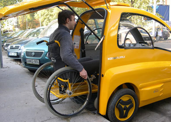 Para facilitar o acesso do cadeirante, a porta fica na parte traseira (Foto: Divulga&ccedil;&atilde;o)