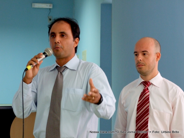 Representantes da Renova Energia fazem a apresenta&ccedil;&atilde;o do projeto de constru&ccedil;&atilde;o da PCH