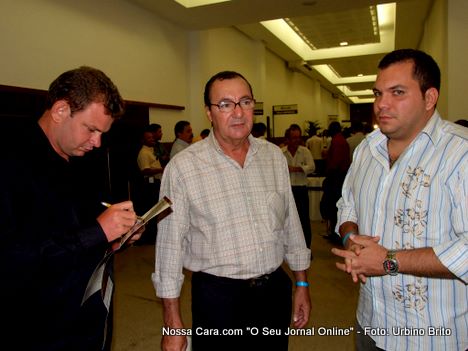 Da esq/direita Ednardo Moraes (Cear&aacute; do viveiro S&atilde;o Francisco) Id&aacute;licio Viana (produtor rural)  e Rafael Martins Ribeiro (secret&aacute;rio Planejamento) 