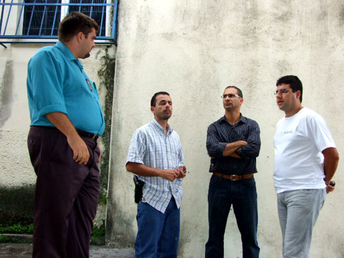 Delagados e o novo coordenadro vistoriando o complexo