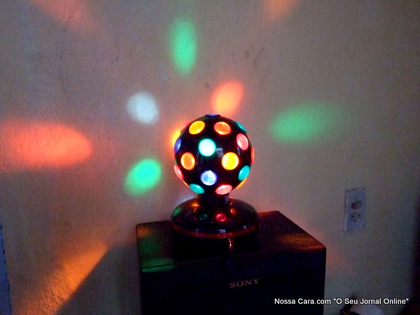 At&eacute; uma bola de luz negra para criar efeitos especiais