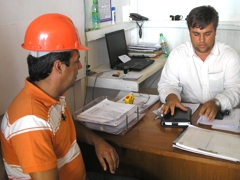 Vasco ouve explica&ccedil;&otilde;es do engenheiro