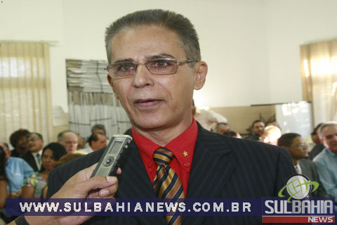 Jorge Pontes, prefeito eleito de Santa Cruz Car&aacute;lia, durante a diploma&ccedil;&atilde;o