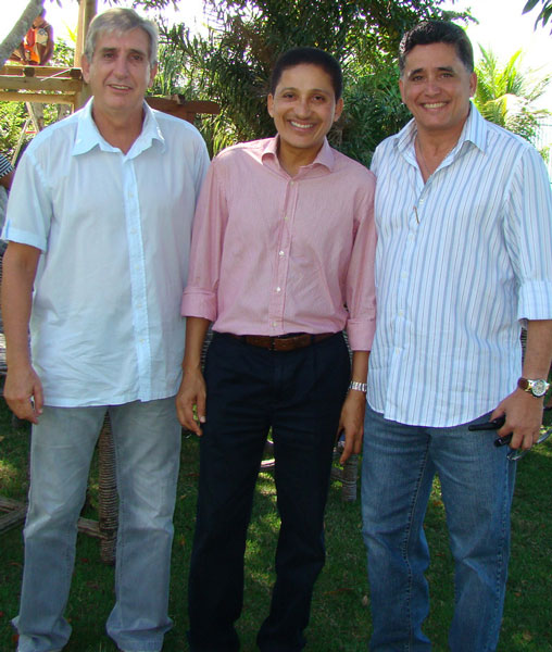 Da esq/direta Miguel Ballejo, Gilberto Abade e o prefeito J&acirc;nio Natal
