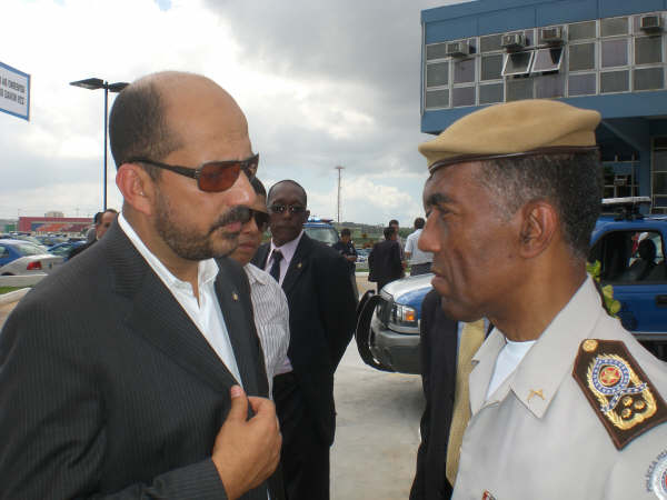 Prefeito Rob&eacute;rio com o Comandante da PM-BA, Cel. PM Nilton Regis Mascarenhas
