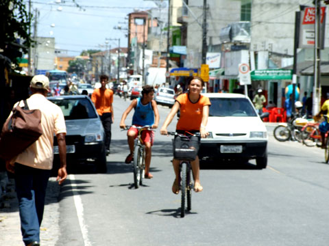 Cada u se vira como pode e a aten&ccedil;&atilde;o tem que ser redobrada