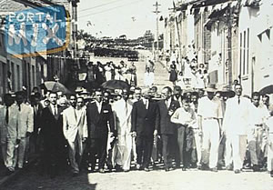 Foto da cidade de Coarac&iacute; na festa da sua emancipa&ccedil;&atilde;o em 12 de dezembro de 1952.