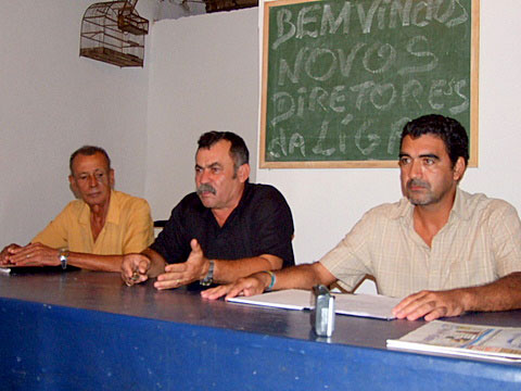 Da esq/direita Djairo Avelino, o ainda presidente Vidal Sales e Jos&eacute; Orlando