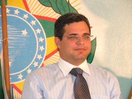 Prefeito Junior Dap&eacute;, momentos antes de ser reeinpossado.