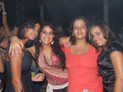 Tati da DVD caf&eacute; e amigas