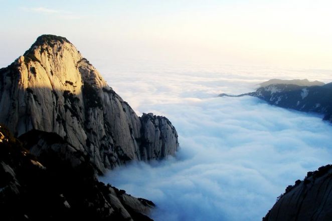 Chegando ao cume do monte  possvel admirar a esplndida paisagem que o monte oferece - Foto: Divulgao/Governo da China