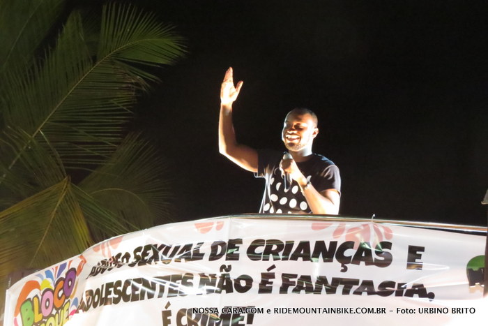 O cantor Thiaguinho arrastou um grande multid�o na avenida.