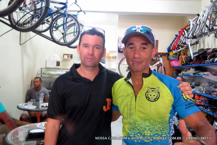 O empres�rio Zez� (JB) com Betinho Bike atleta hoje parceiro da empresa 