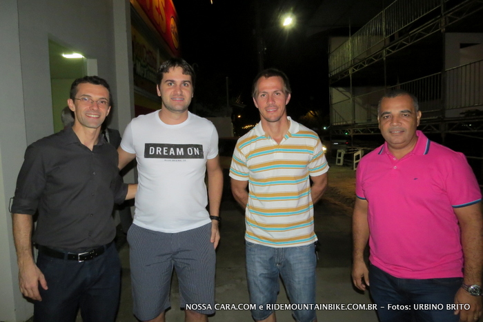 Leonardo Matias (camisa escura) Wendell Scarpat, Francys B. Sarcinelli e F�bio Pitibull