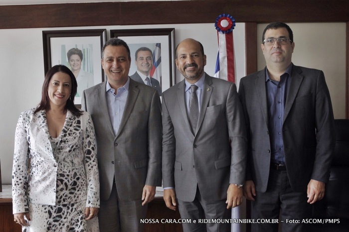 Da esq/direita Cláudia Oliveira (prefeita de Porto Seguro), Rui Costa (governador da Bahia), Robério Oliveira (dep. Estadula) e Beto do Axé Moi (vice prefeito de Porto Seguro).