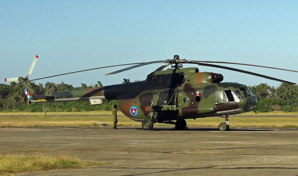 Os helic�pteros Mi-8 s�o um dos atuais meios mais utilizados pela For�a A�rea da Cuba 