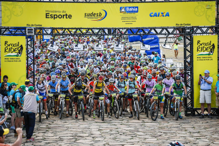 Ciclistas preparados para largada - Foto: Fabio Piva / Brasil Ride