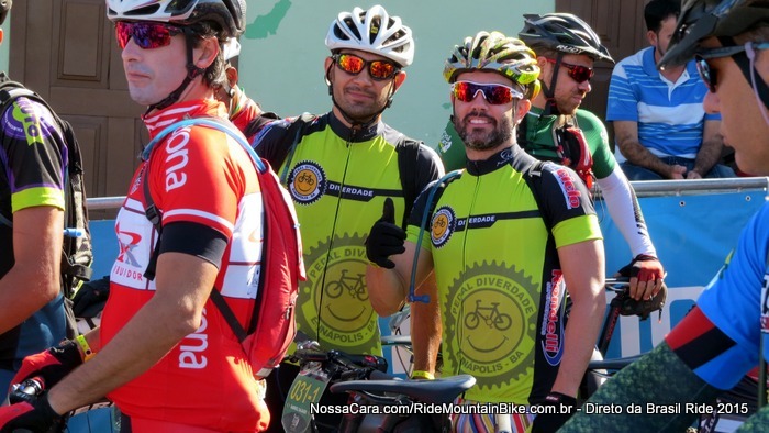 Henrique Couto e Gabriel poucos antes da largada Henrique � de Eun�polis 