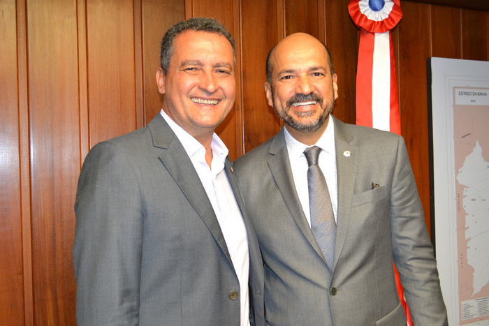O deputado Rob�rio Oliveira com o governador da Bahia Rui Costa. 