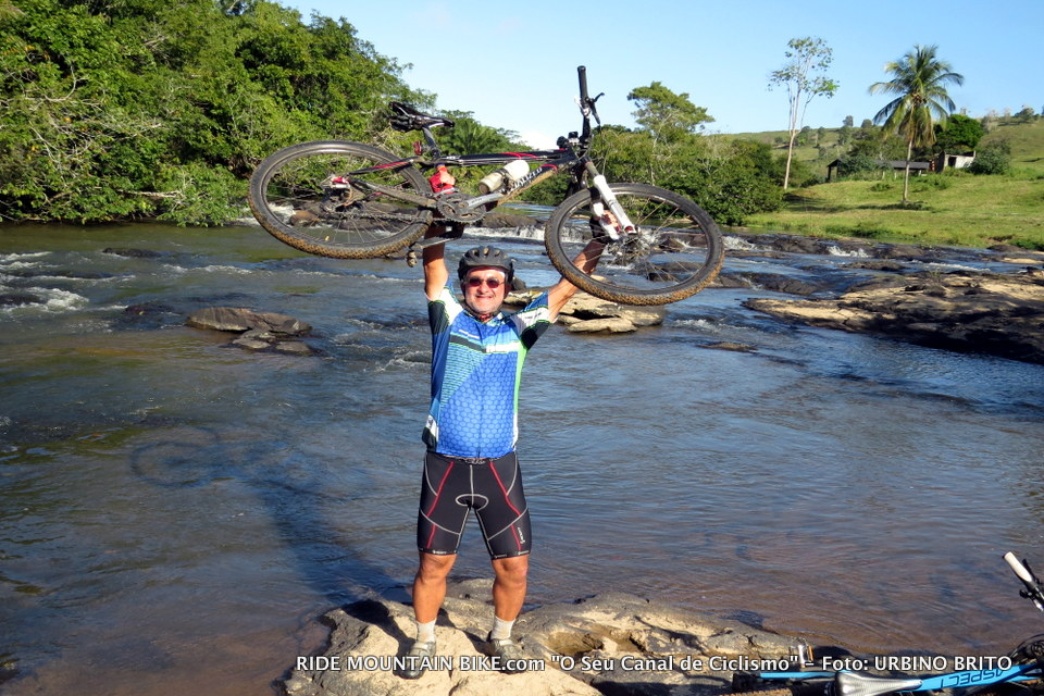 Foto feita em 17/08/2014 - o rio com seu volume de �gua normal que j� n�o � o mesmo de 40 anos atr�s.