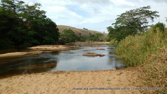 As areia s�o empurrada pela correnteza da cabeceira e ai vemos o resultado