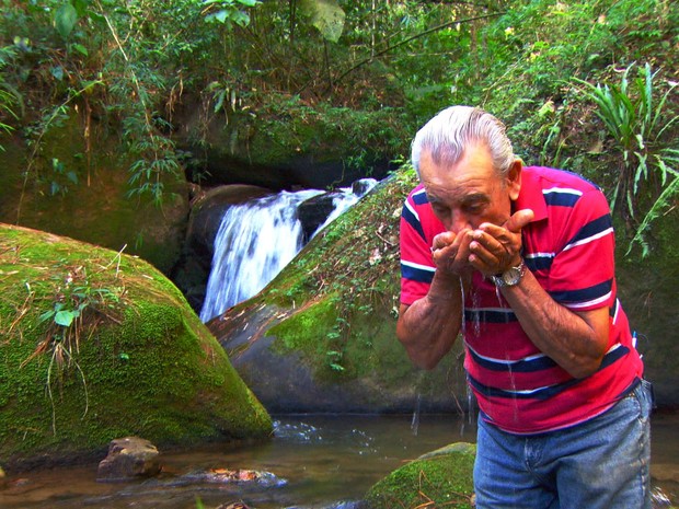 Seu Antônio plantou sozinho floresta no meio da Serra da Mantiqueira