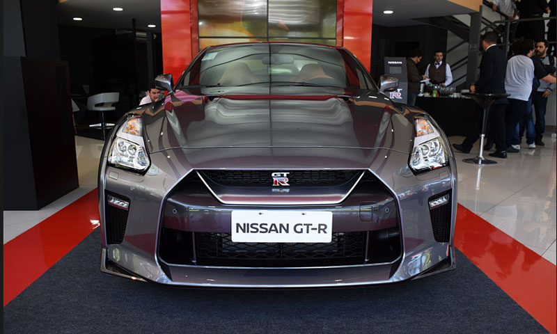 Nissan GT-R finalmente desembarca no Brasil na configuração Premium e como modelo 2017, importado do Japão - Foto: Murilo Góes/UOL