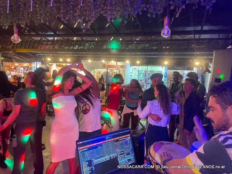 Em Arraial d’Ajuda, o reduto da festa foi o Restaurante Molinaretto, na Bróduei - Foto: Semana da Lambada